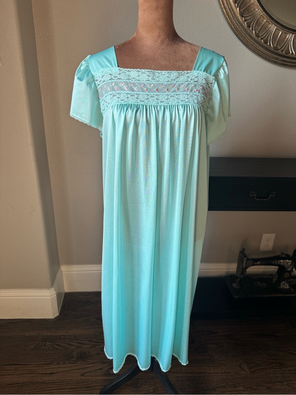 Vintage Vanity Fair Aqua Blue Nightgown Lace Floral Embroidery Romantic Large